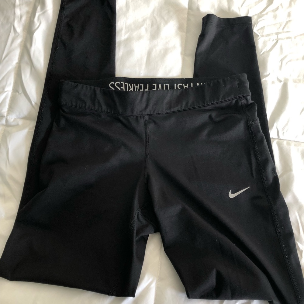 Nike dry fit workout leggings